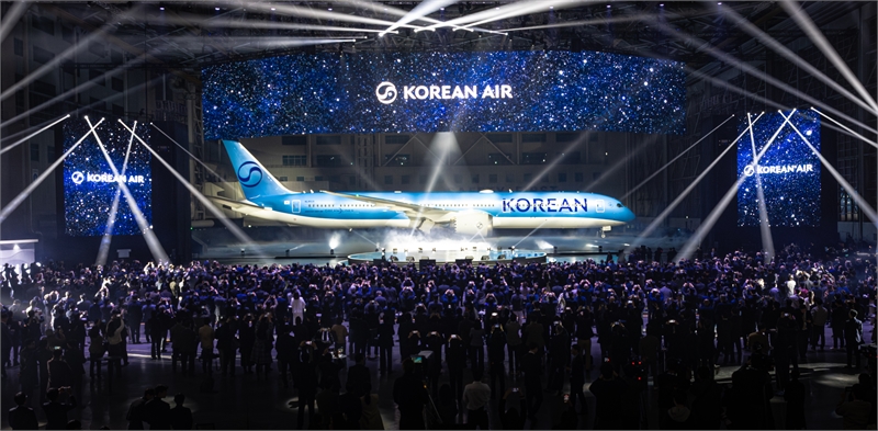 대한항공, 신규 CI 및 리버리 공개 … ‘태극마크’ 현대적 이미지로 재탄생