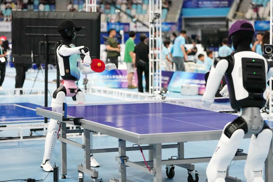 화려한 동작 뒤엔 부품 연대...中 휴머노이드 로봇 성장 이끄는 '산업사슬 협력'