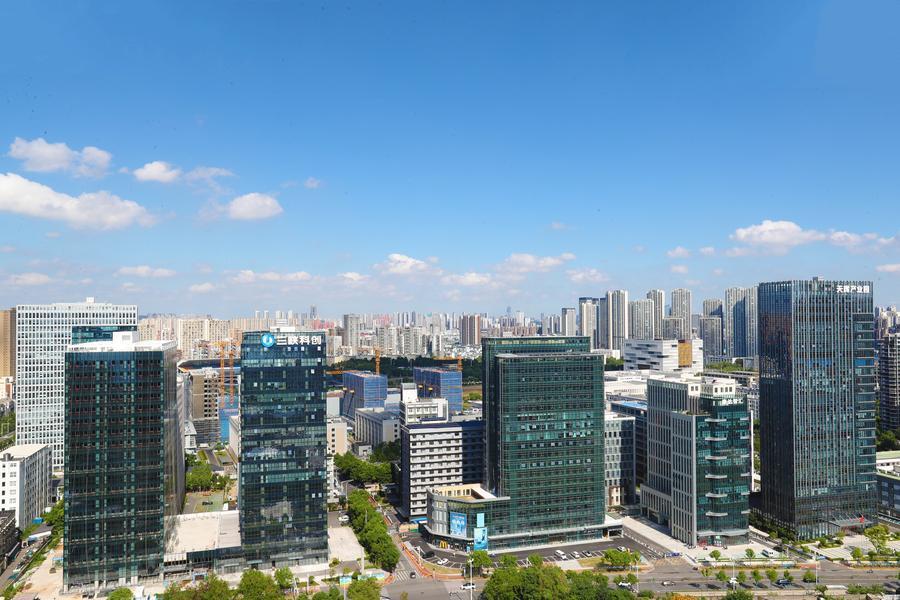 하늘에서 내려다본 난후(南湖)실리콘앨리·환(環)이공대학 혁신 거리구역. (사진/신화통신)