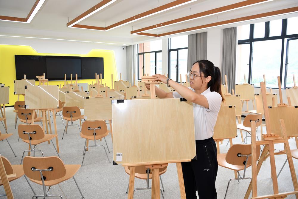 中 후베이성, 개학 준비로 분주한 교실