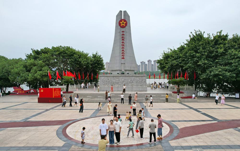 中 장시 대장정 출발지, 국경절 맞아 관광객 북적